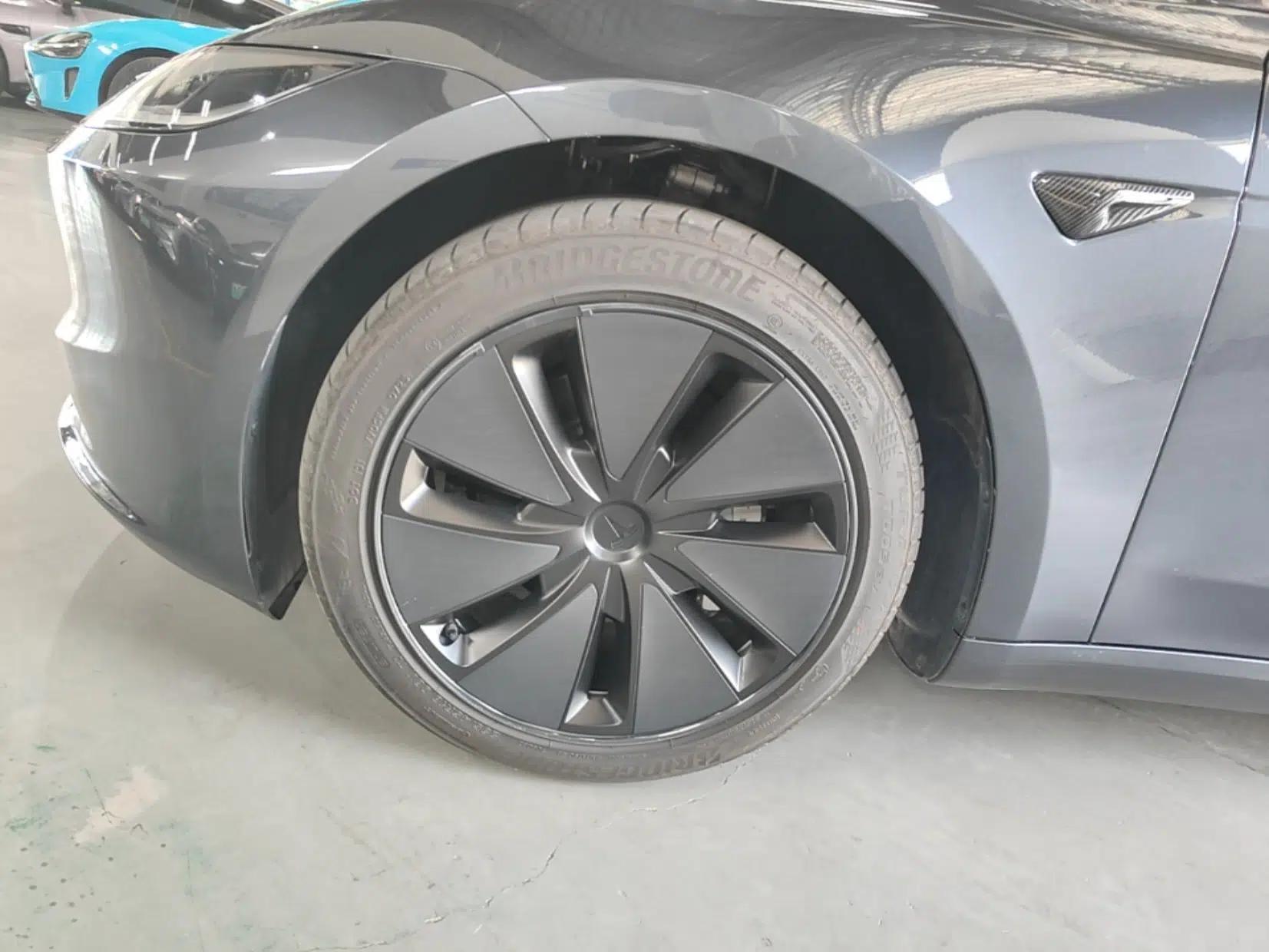 Tesla Model 3 2025 Rear-Wheel-Drive Version — миниатюра 10