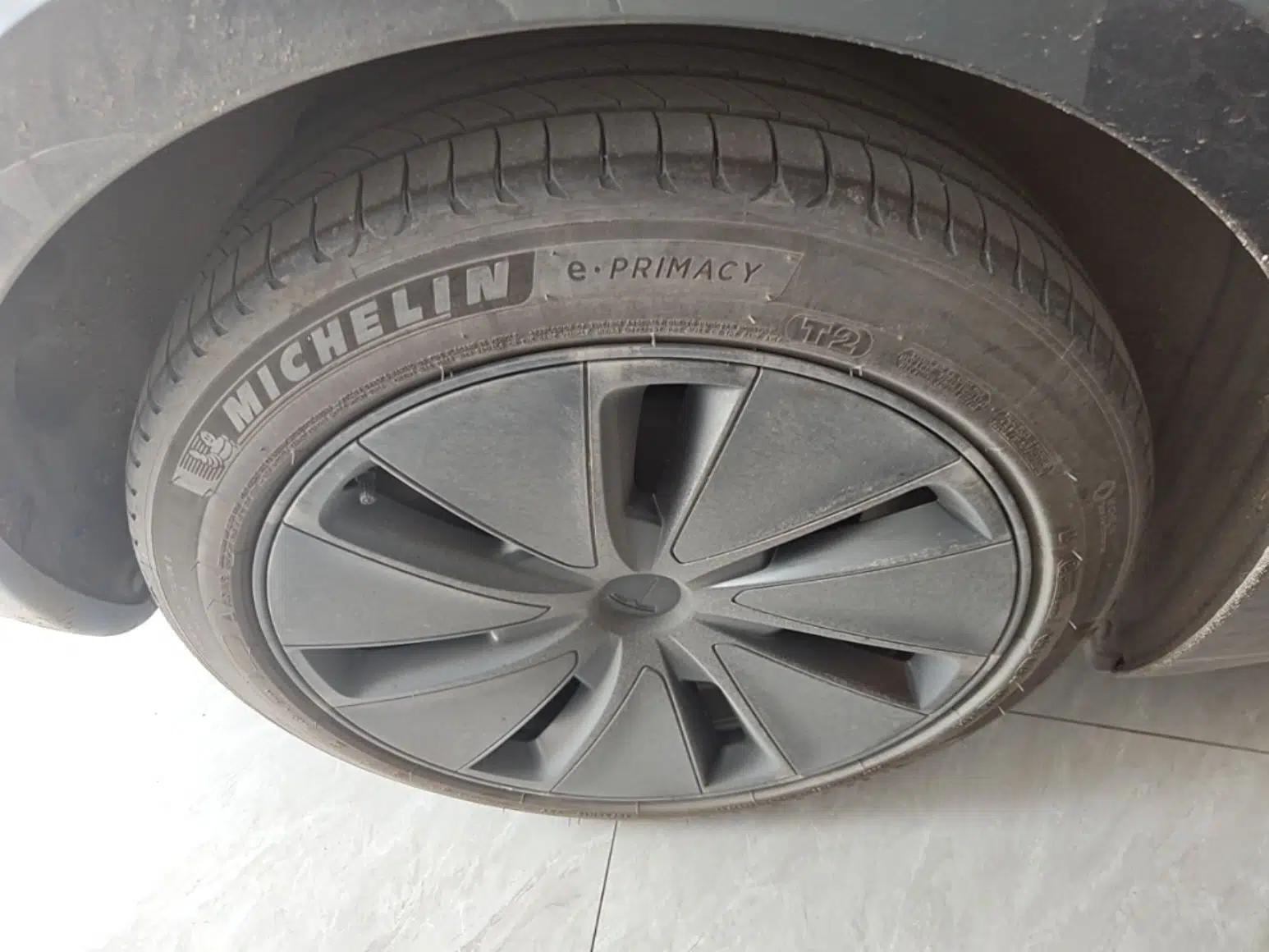 Tesla Model 3 2023 Rear-Wheel-Drive Version — миниатюра 11