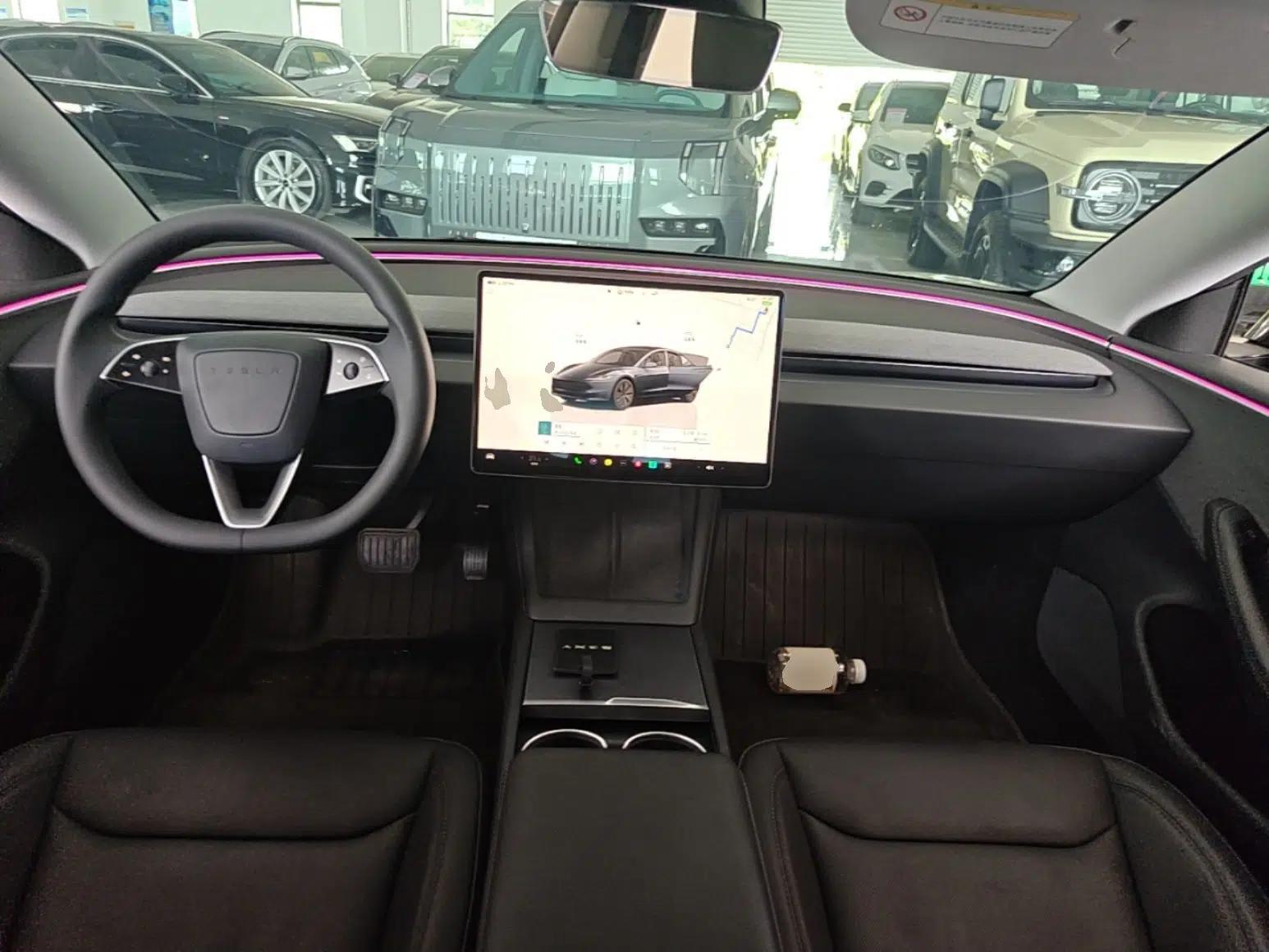 Tesla Model 3 2023 Rear-Wheel-Drive Version — миниатюра 12