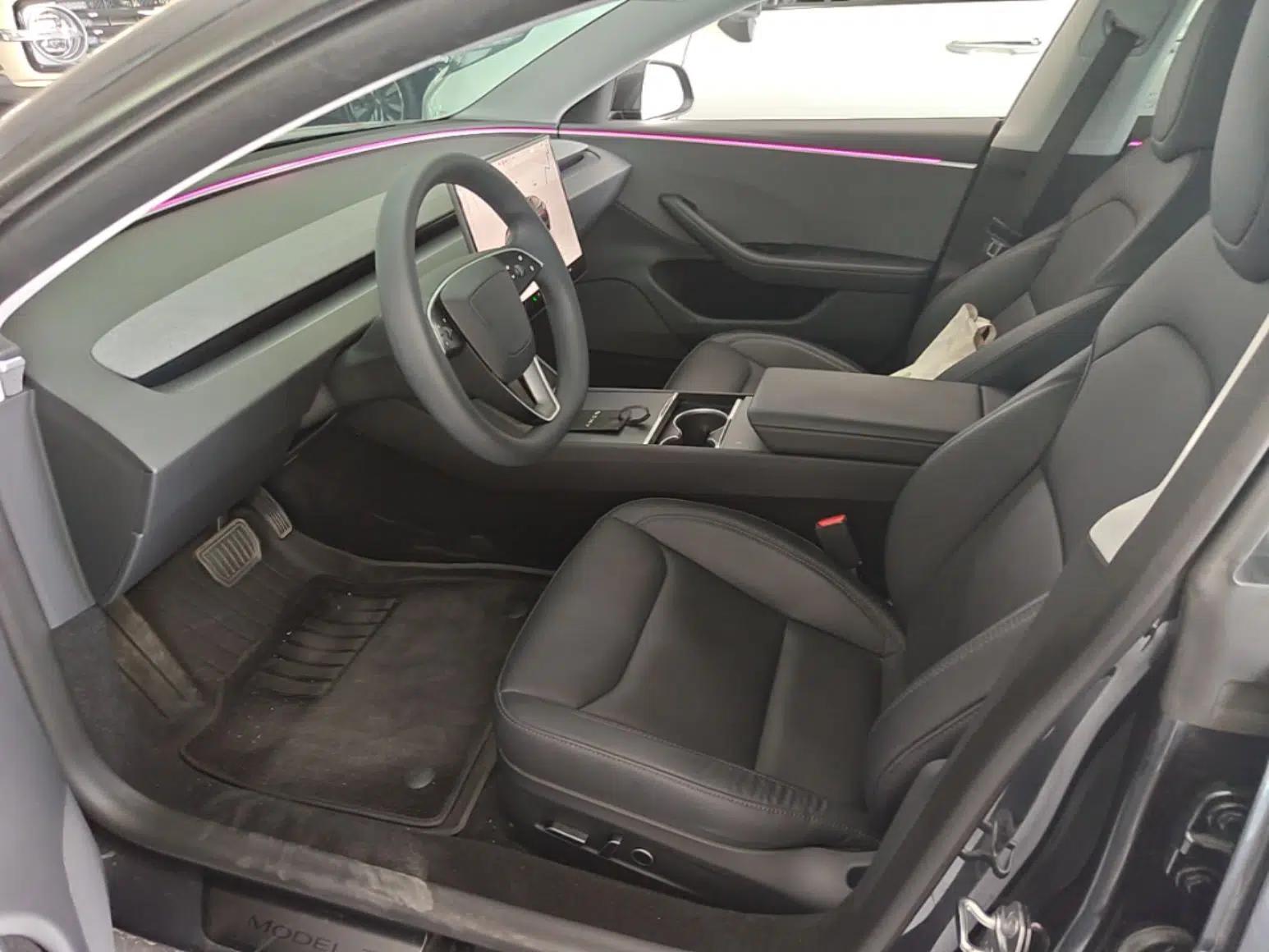 Tesla Model 3 2023 Rear-Wheel-Drive Version — миниатюра 17