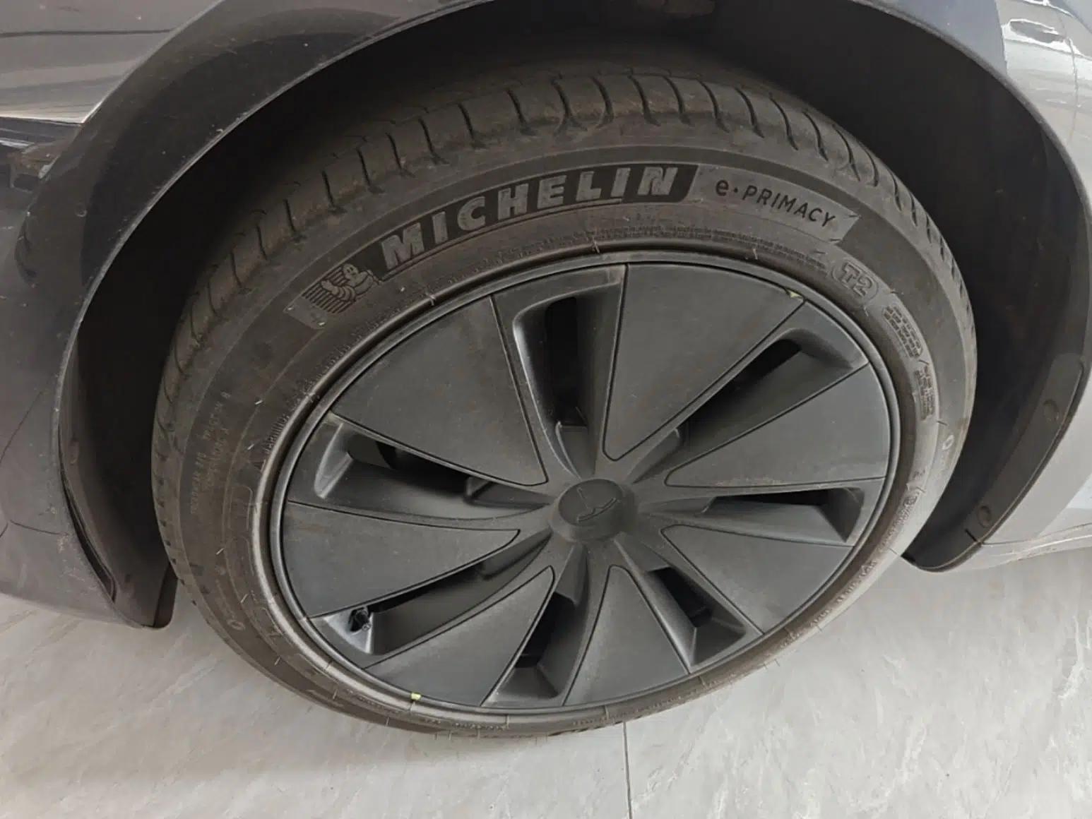 Tesla Model 3 2023 Rear-Wheel-Drive Version — миниатюра 10
