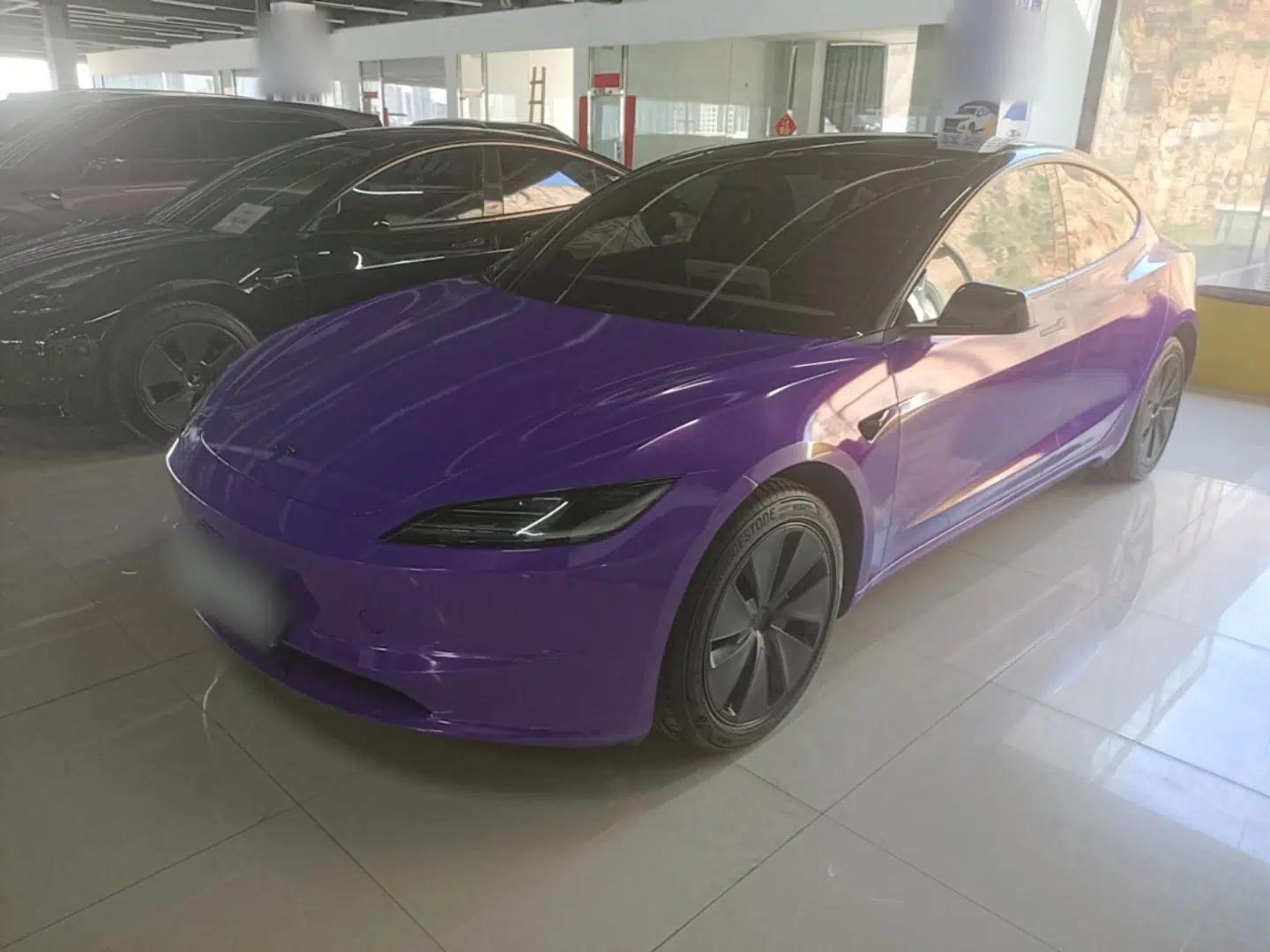 Tesla Model 3 2025 Rear-Wheel-Drive Version — миниатюра 1