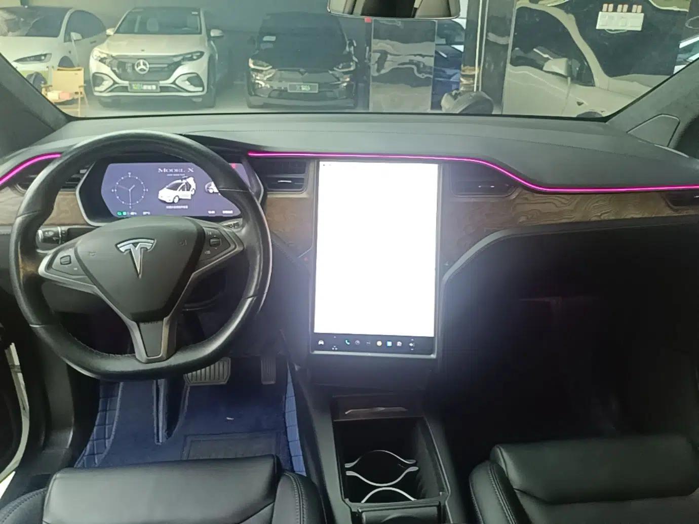 Tesla Model X 2020 Long-Range Upgrade Version — миниатюра 12