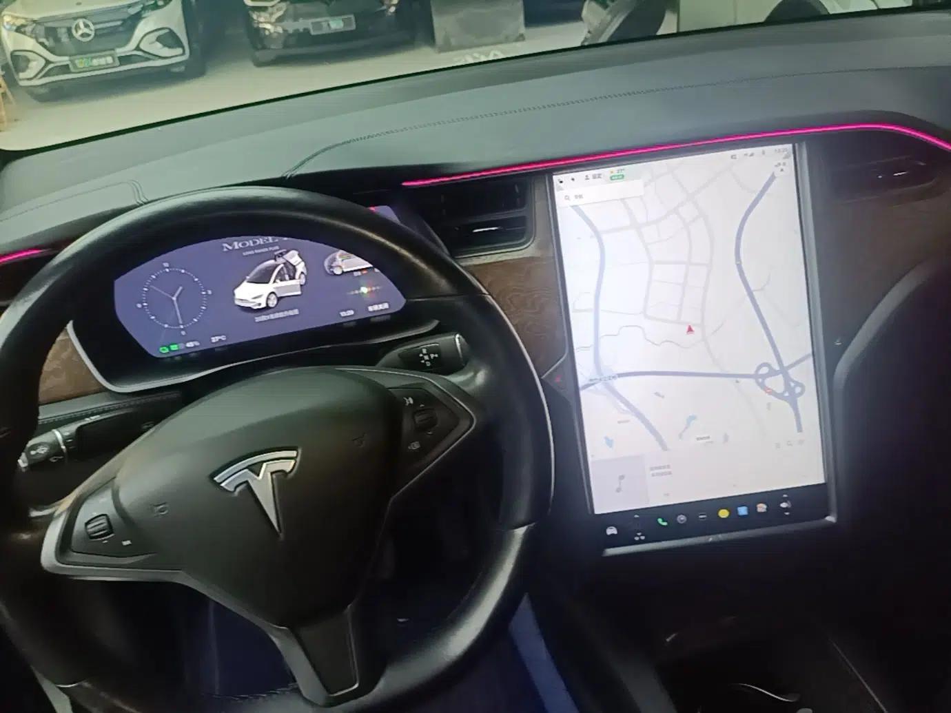 Tesla Model X 2020 Long-Range Upgrade Version — миниатюра 16