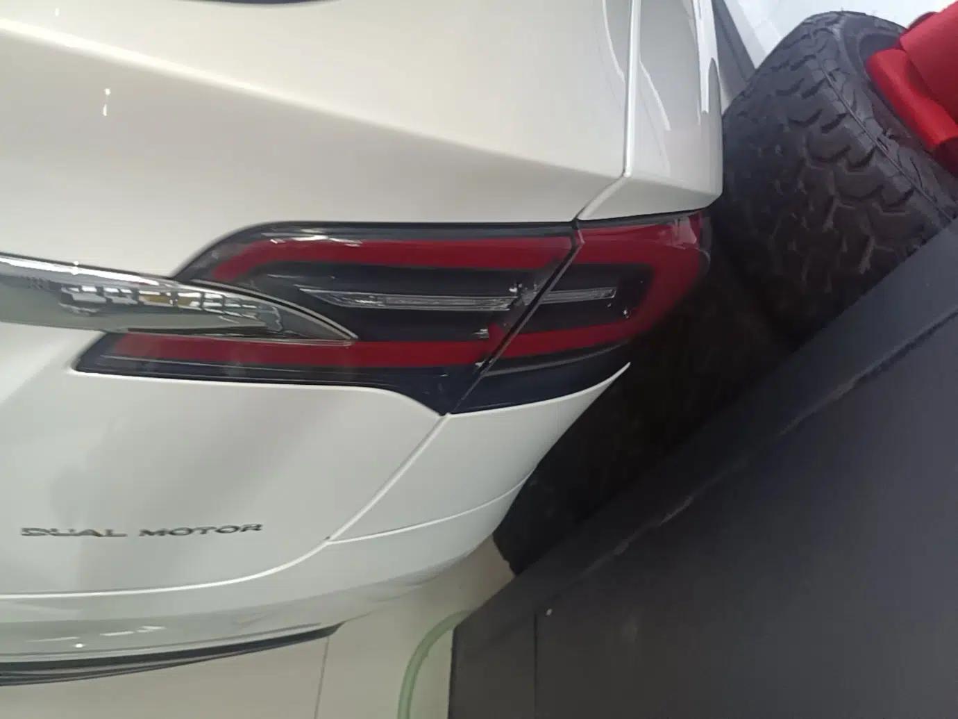 Tesla Model X 2020 Long-Range Upgrade Version — миниатюра 9