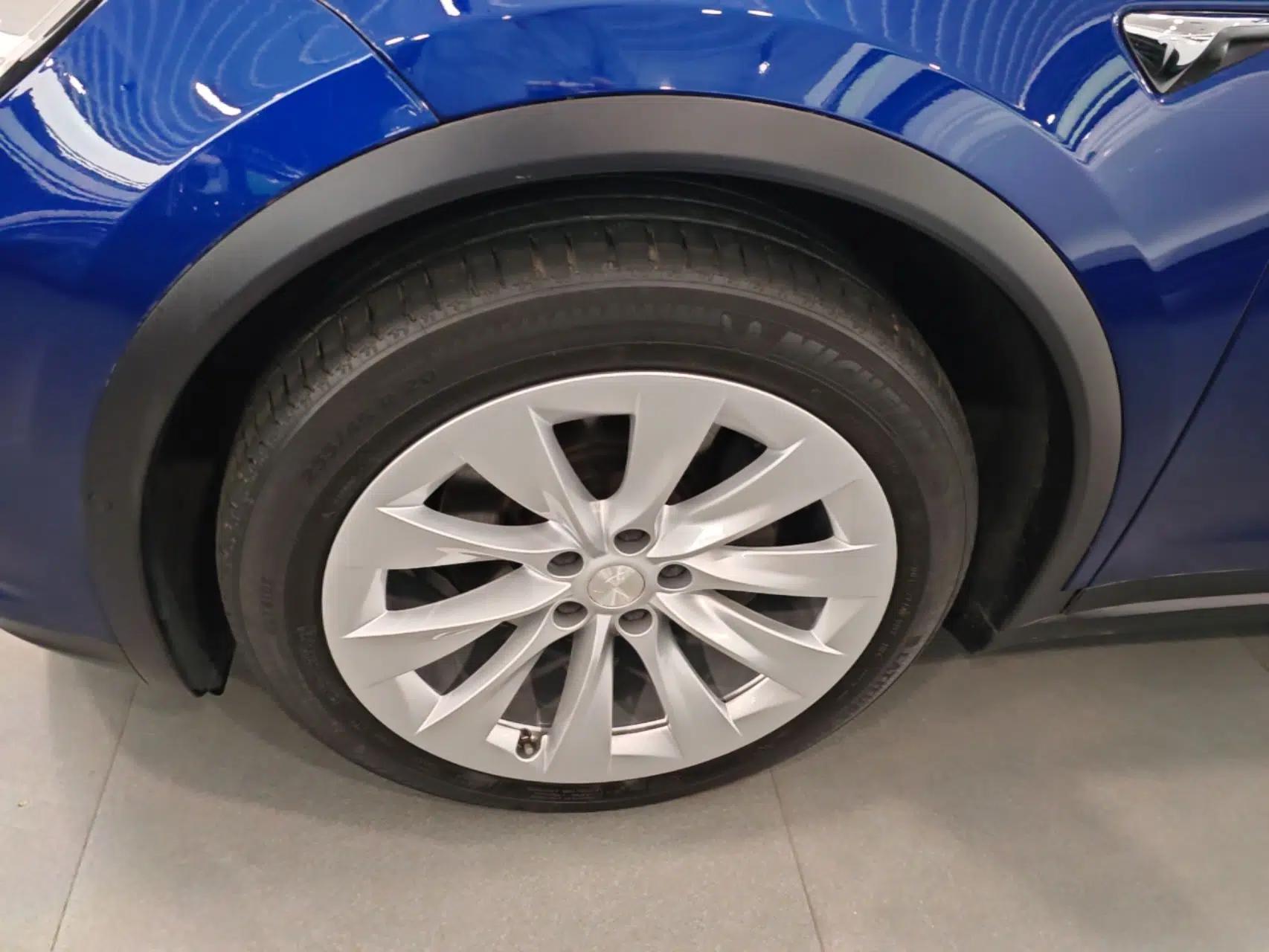 Tesla Model X 2019 Long-Range Version — миниатюра 10
