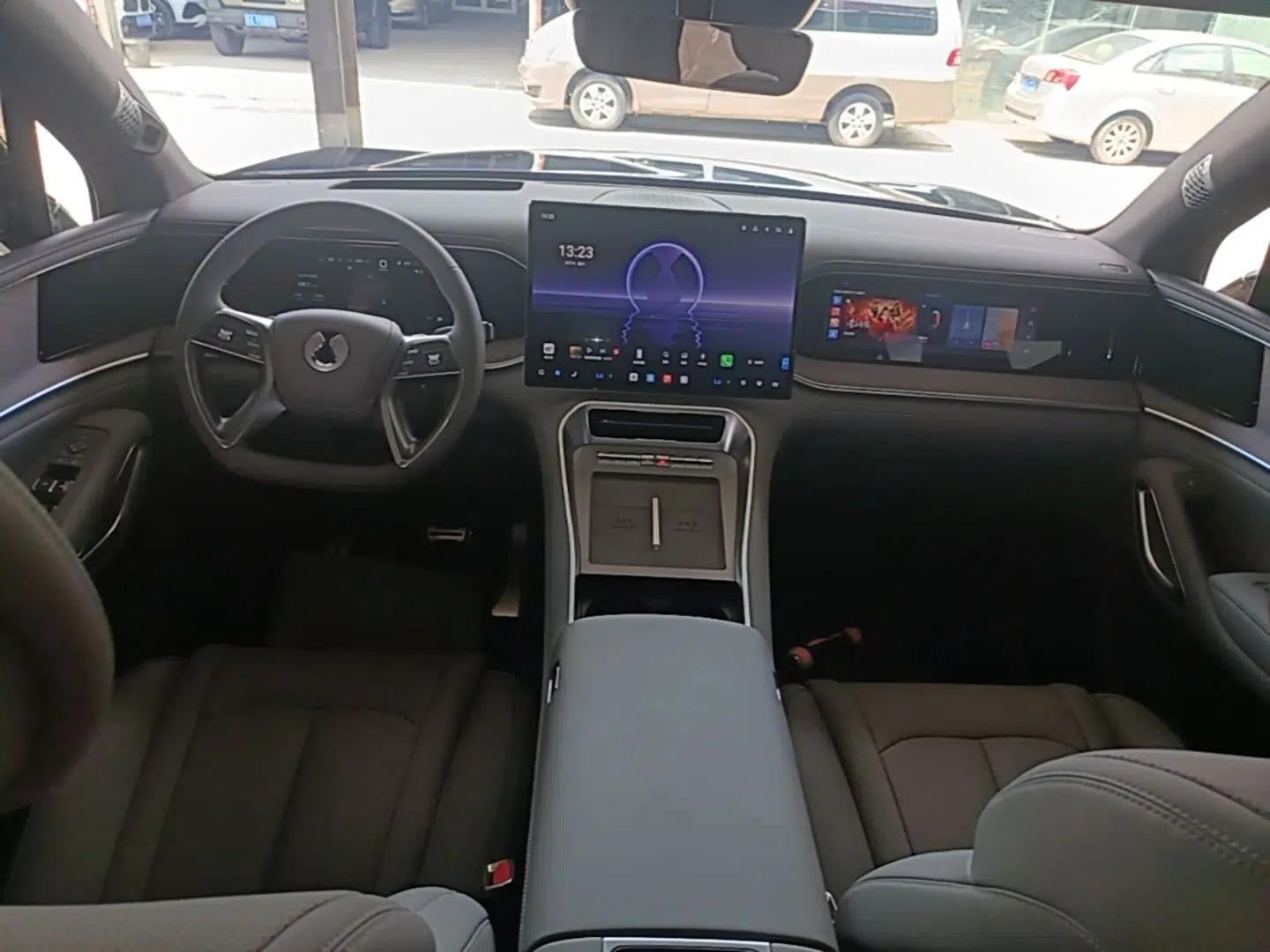 Denza N9 2025 Prestige Version — миниатюра 19