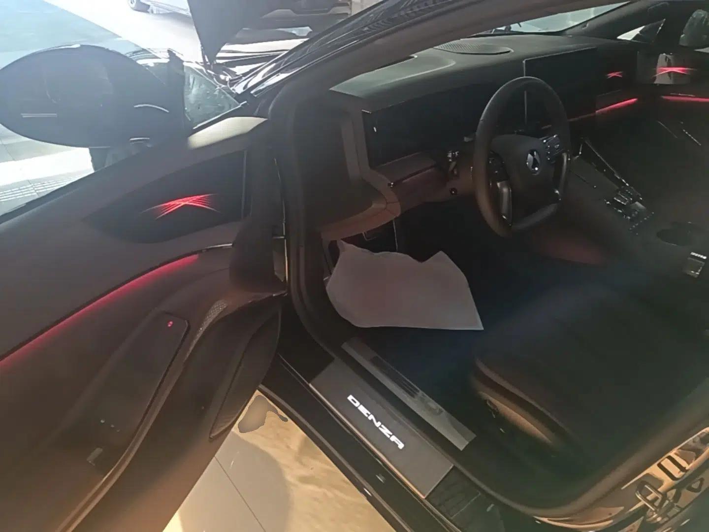 Denza Z9GT 2024 1100 Four-Wheel Drive Max Edition — миниатюра 26