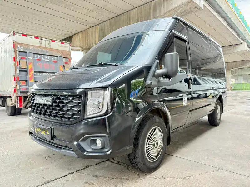Fushun 2023 2.0T Automatic Diesel Mid-Wheelbase Mid-Roof Commercial Multi-Purpose Passenger Van (7 Seats) — миниатюра 1