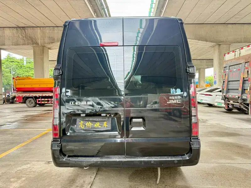 Fushun 2023 2.0T Automatic Diesel Mid-Wheelbase Mid-Roof Commercial Multi-Purpose Passenger Van (7 Seats) — миниатюра 6