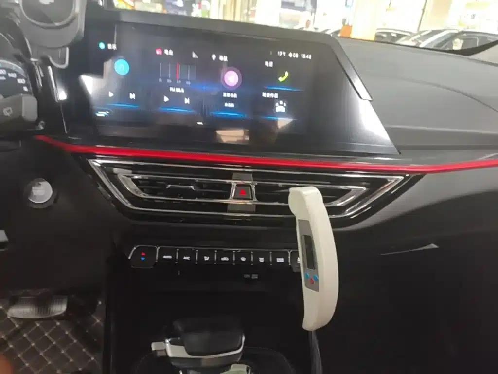 Changan Oushang X5 2021 Facelift 1.5T DCT Luxury Edition — миниатюра 13