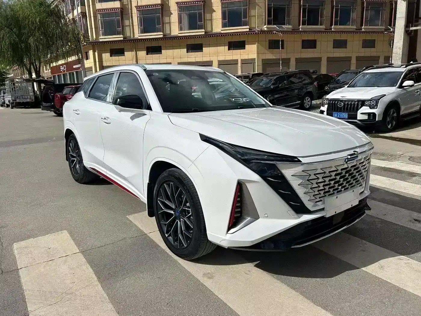 Changan Oushang Z6 2023 Blue Whale 1.5T DCT Smart Edition — миниатюра 3
