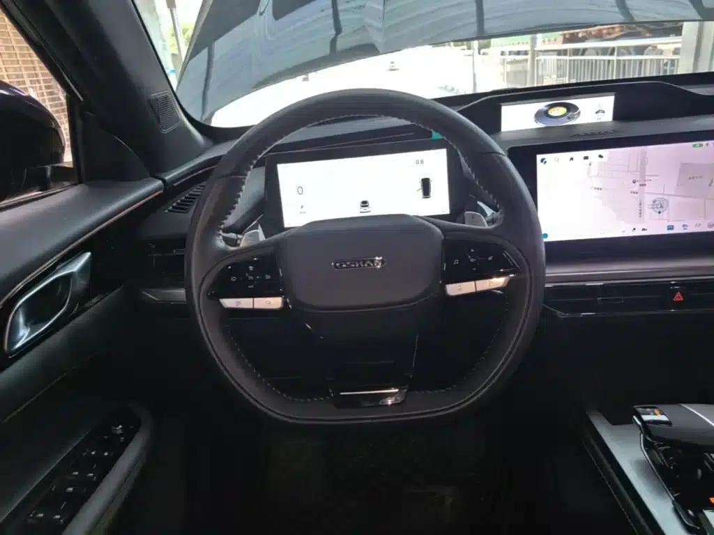 Changan Oushang Z6 2022 Blue Whale 1.5T DCT Smart City Edition — миниатюра 11