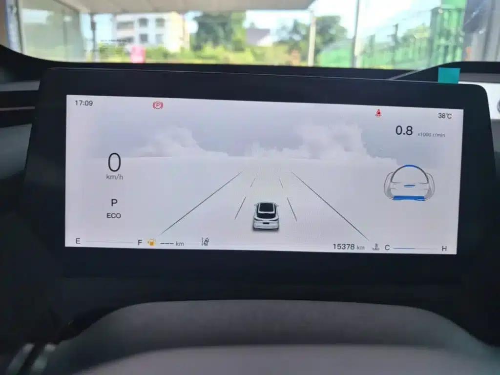 Changan Oushang Z6 2022 Blue Whale 1.5T DCT Smart City Edition — миниатюра 12