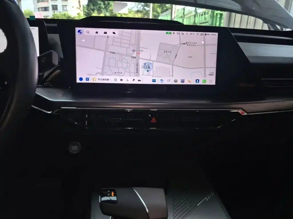 Changan Oushang Z6 2022 Blue Whale 1.5T DCT Smart City Edition — миниатюра 13