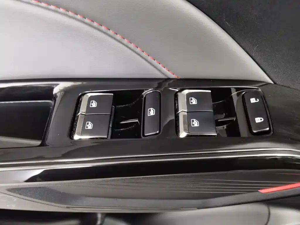 Changan Oushang X5 PLUS 2023 Facelift 1.5T DCT Navigator Edition — миниатюра 9