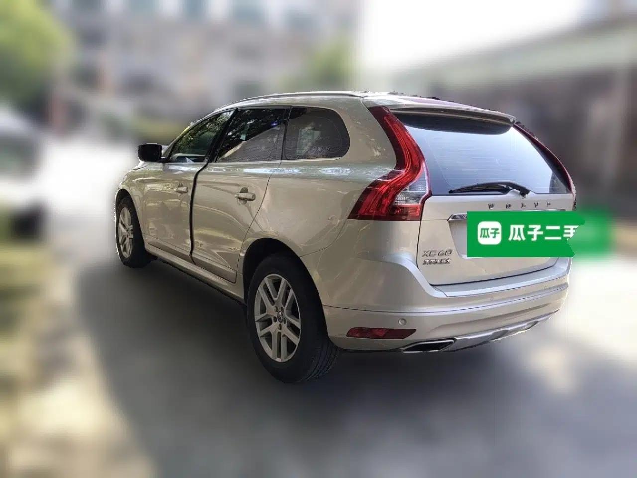 Volvo XC60 2017 T5 AWD Smart Upgrade Model — миниатюра 4