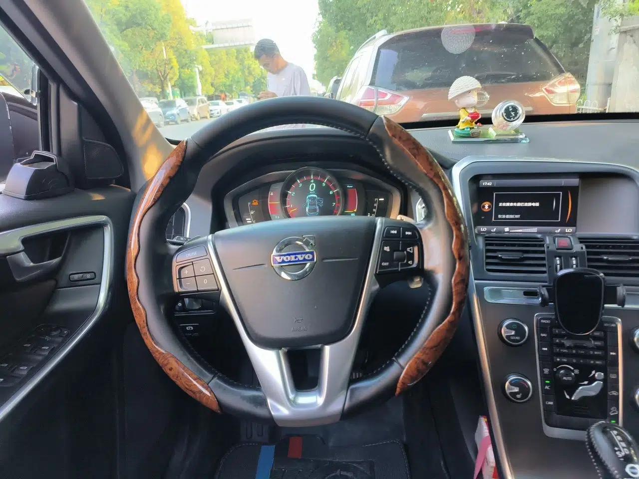 Volvo XC60 2014 T6 Zhiyi Edition — миниатюра 10