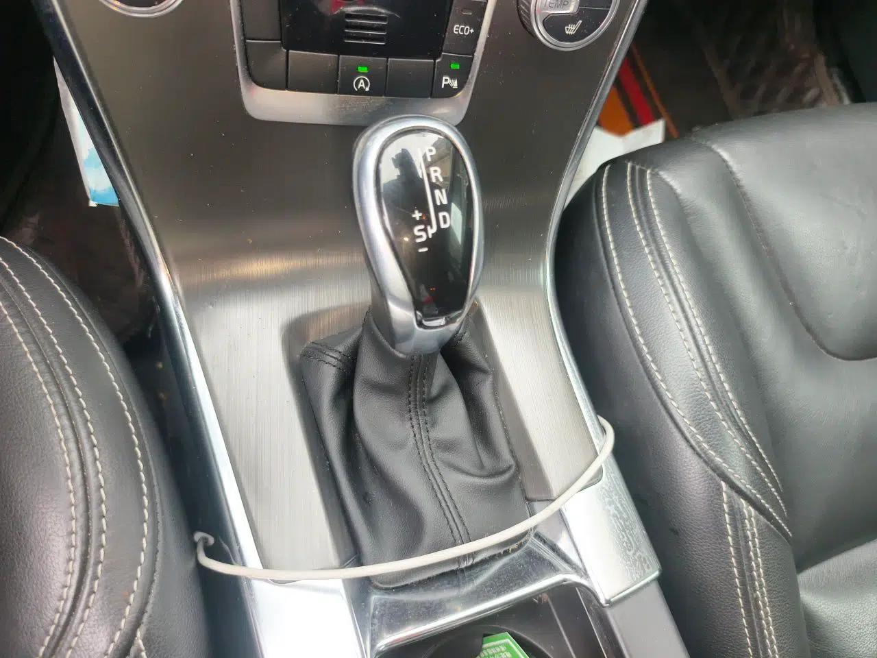 Volvo XC60 2016 T5 Smart Version — миниатюра 14