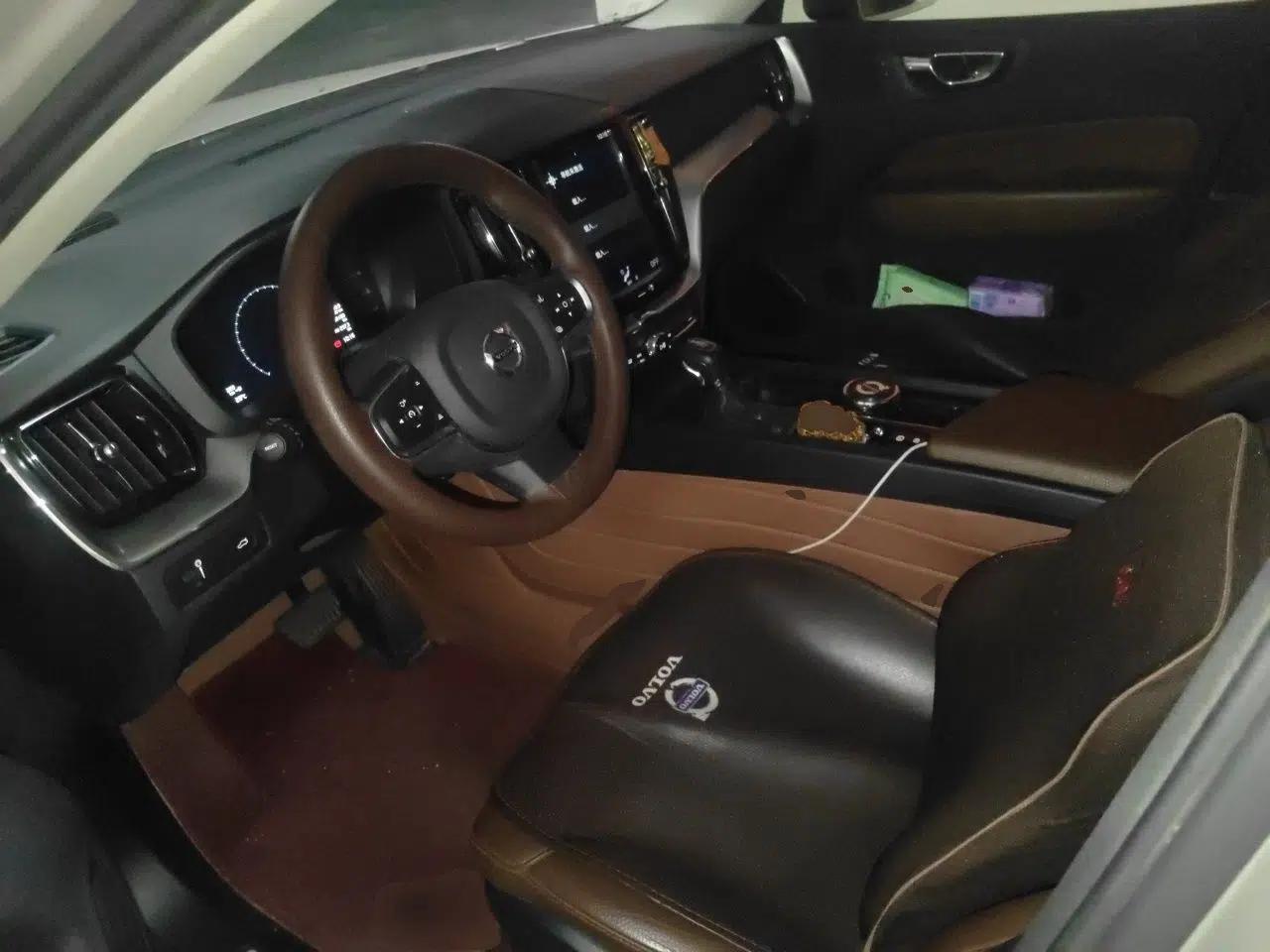 Volvo XC60 2020 T5 4x4 Zhiyi Luxury Edition — миниатюра 15
