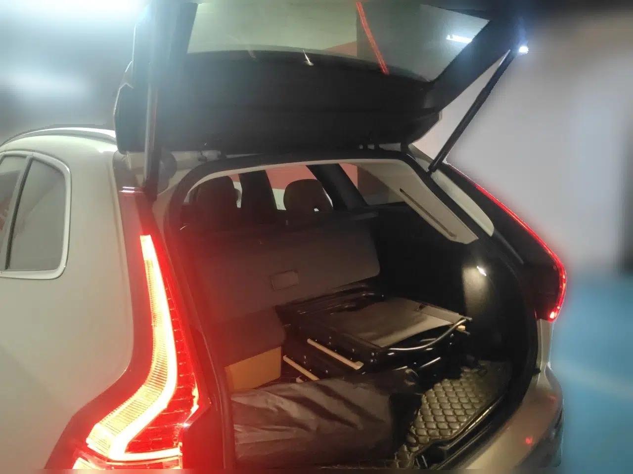 Volvo XC60 2020 T5 4x4 Zhiyi Luxury Edition — миниатюра 19
