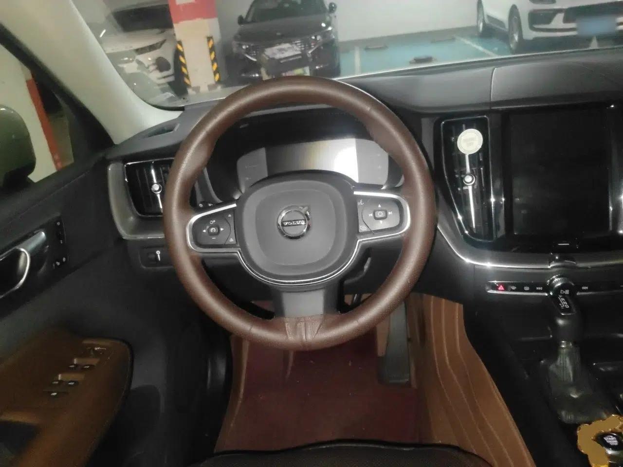 Volvo XC60 2020 T5 4x4 Zhiyi Luxury Edition — миниатюра 10