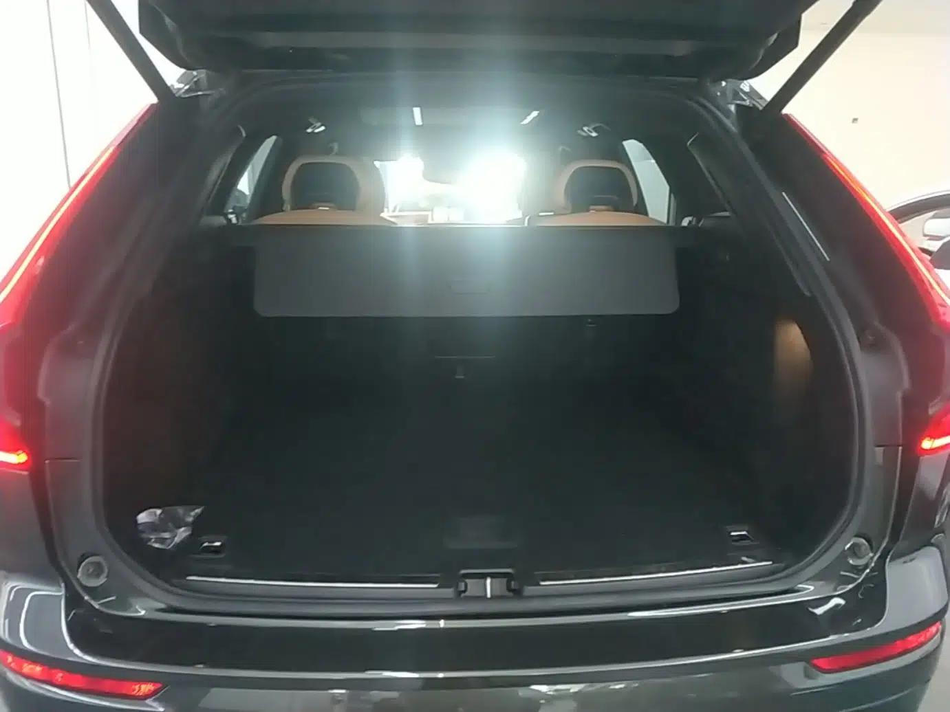 Volvo XC60 2019 T5 4x4 Smart Edition China V Standard — миниатюра 22