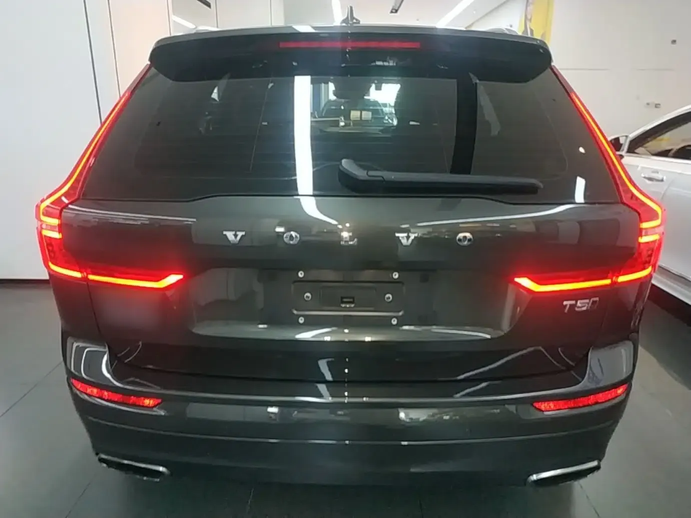 Volvo XC60 2019 T5 4x4 Smart Edition China V Standard — миниатюра 5