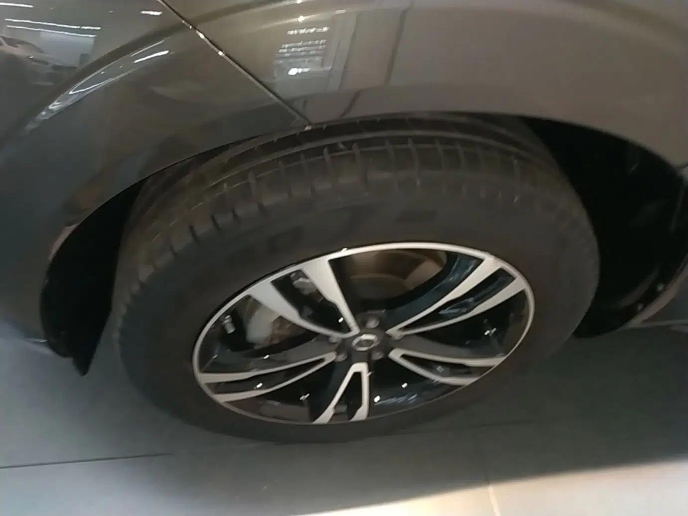 Volvo XC60 2019 T5 4x4 Smart Edition China V Standard — миниатюра 10