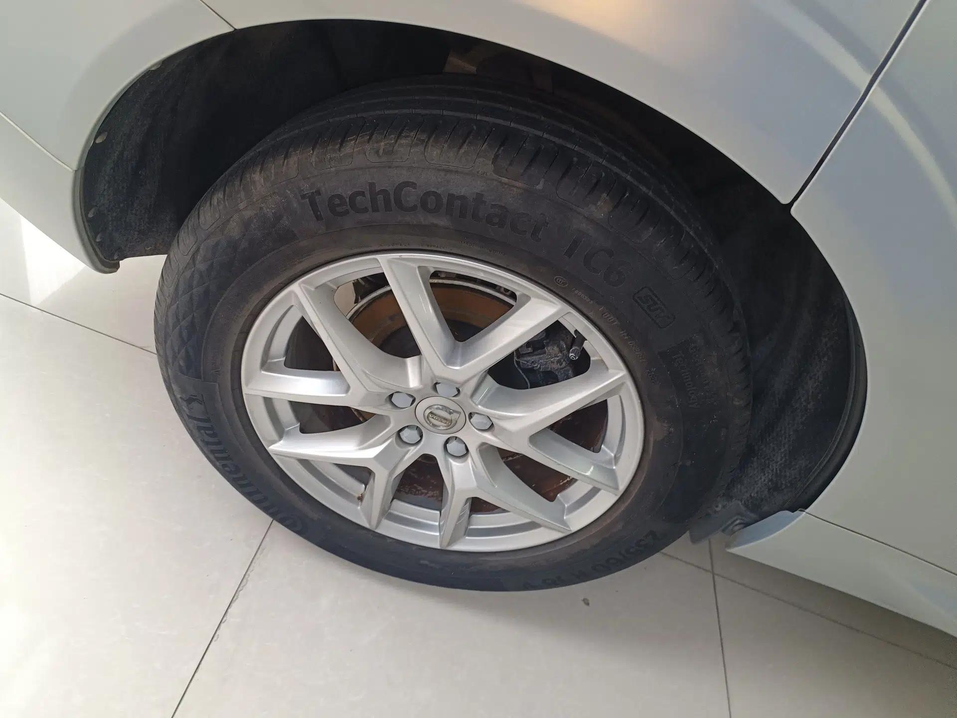 Volvo XC60 2018 T5 4x4 Zhiyi Edition — миниатюра 11