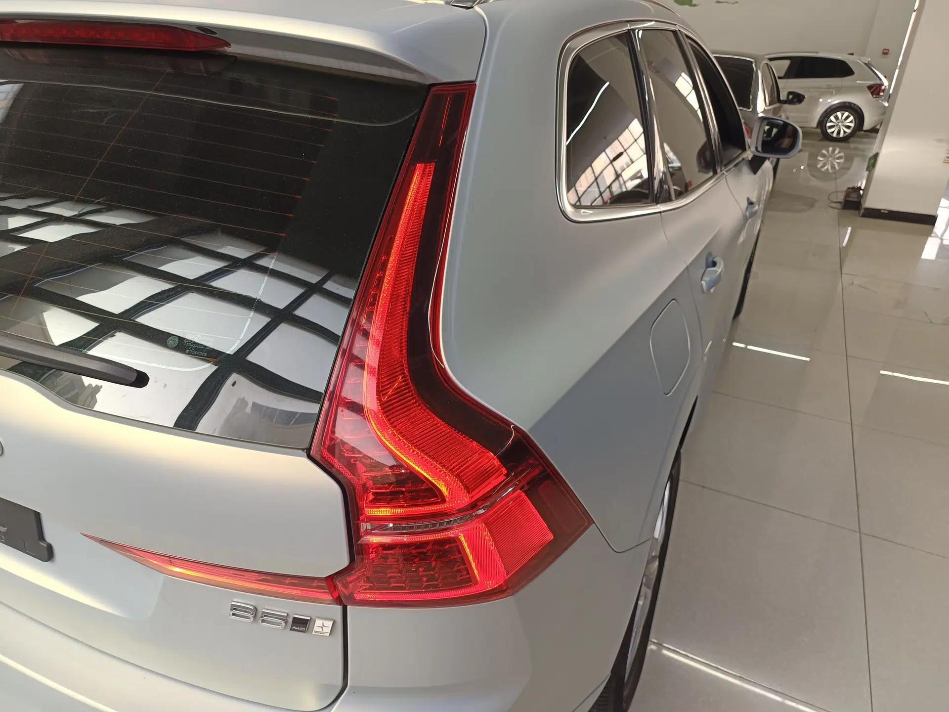 Volvo XC60 2018 T5 4x4 Zhiyi Edition — миниатюра 13