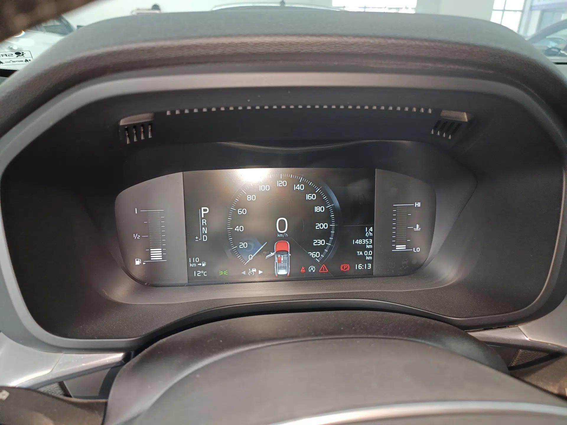 Volvo XC60 2018 T5 4x4 Zhiyi Edition — миниатюра 18