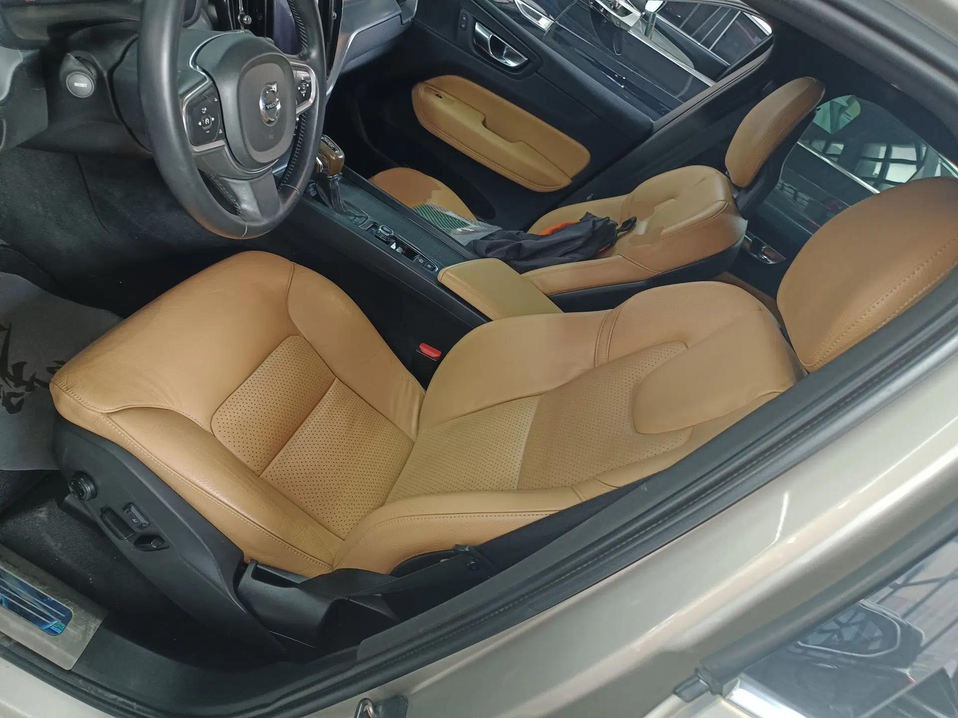 Volvo XC60 2018 T5 4x4 Zhiyi Edition — миниатюра 21