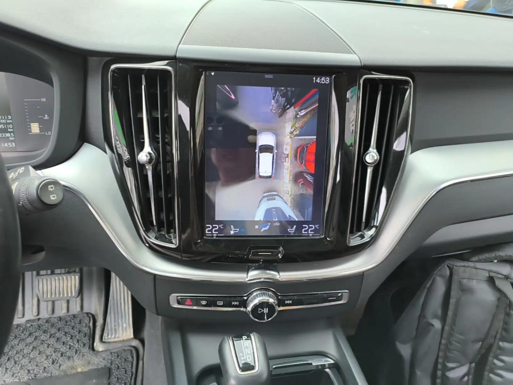 Volvo XC60 2018 T5 4x4 Zhiyi Edition — миниатюра 15