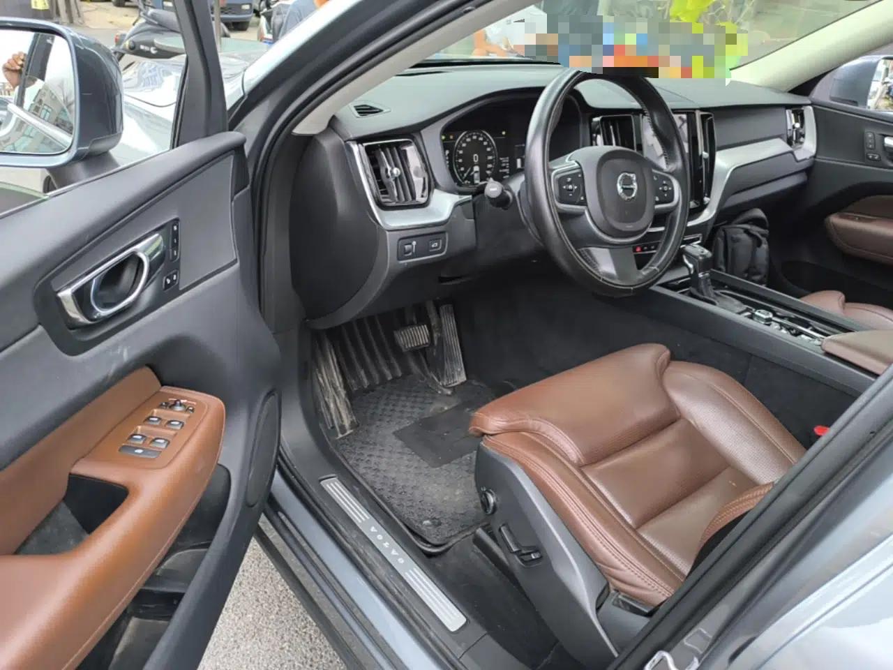 Volvo XC60 2018 T5 4x4 Zhiyi Edition — миниатюра 18