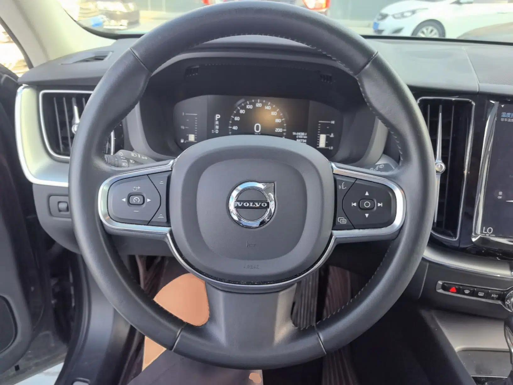 Volvo XC60 2020 T5 4x4 Zhiyi Luxury Edition — миниатюра 18