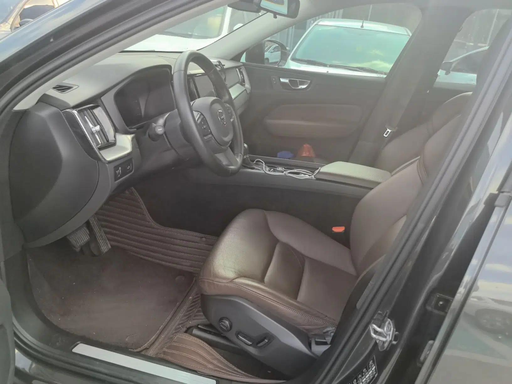 Volvo XC60 2020 T5 4x4 Zhiyi Luxury Edition — миниатюра 22