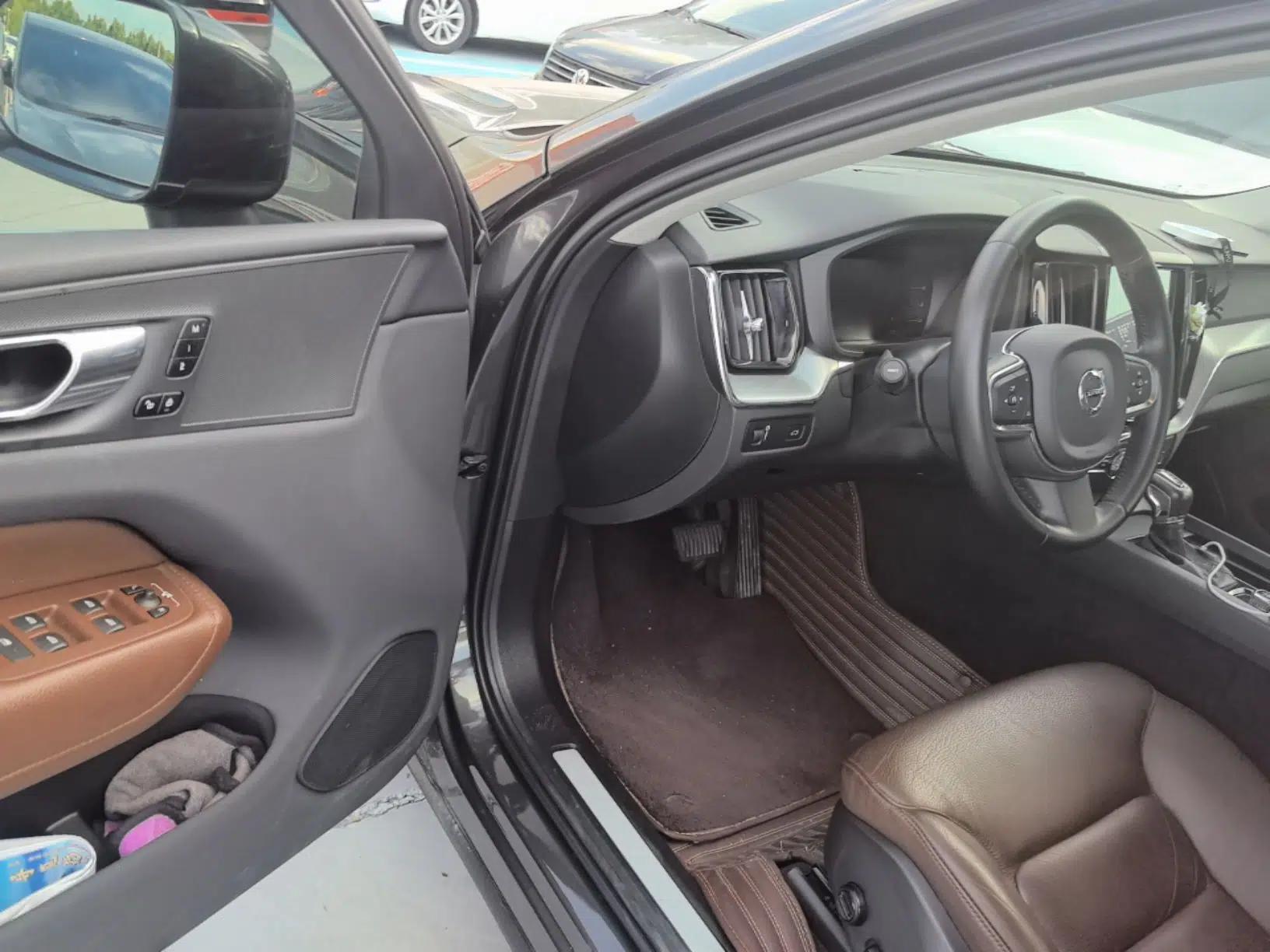 Volvo XC60 2020 T5 4x4 Zhiyi Luxury Edition — миниатюра 23