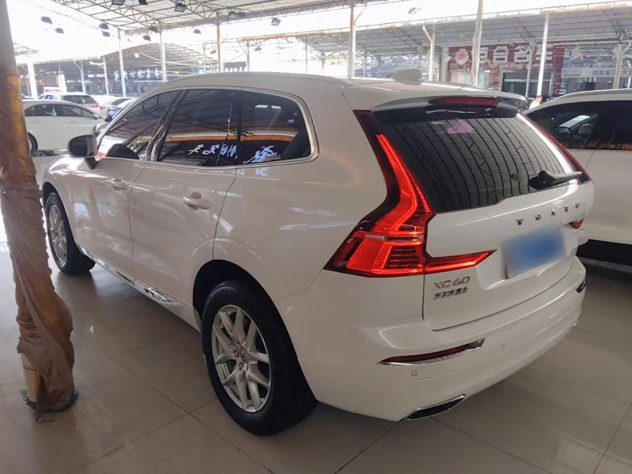 Volvo XC60 2020 T5 4x4 Zhiyi Luxury Edition — миниатюра 13
