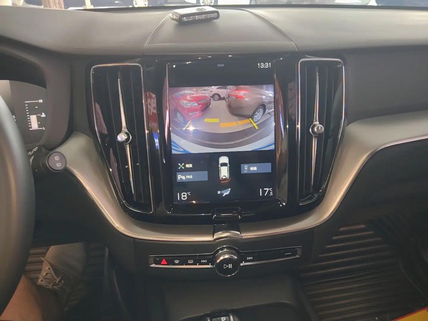Volvo XC60 2020 T5 4x4 Zhiyi Luxury Edition — миниатюра 20