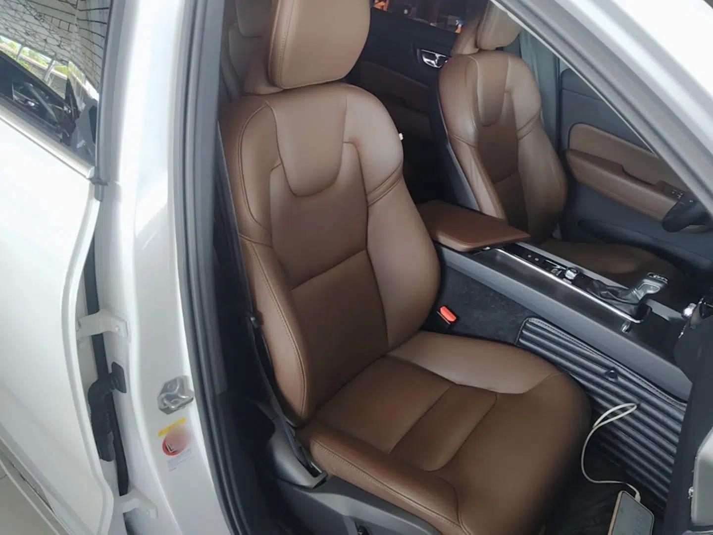 Volvo XC60 2020 T5 4x4 Zhiyi Luxury Edition — миниатюра 24