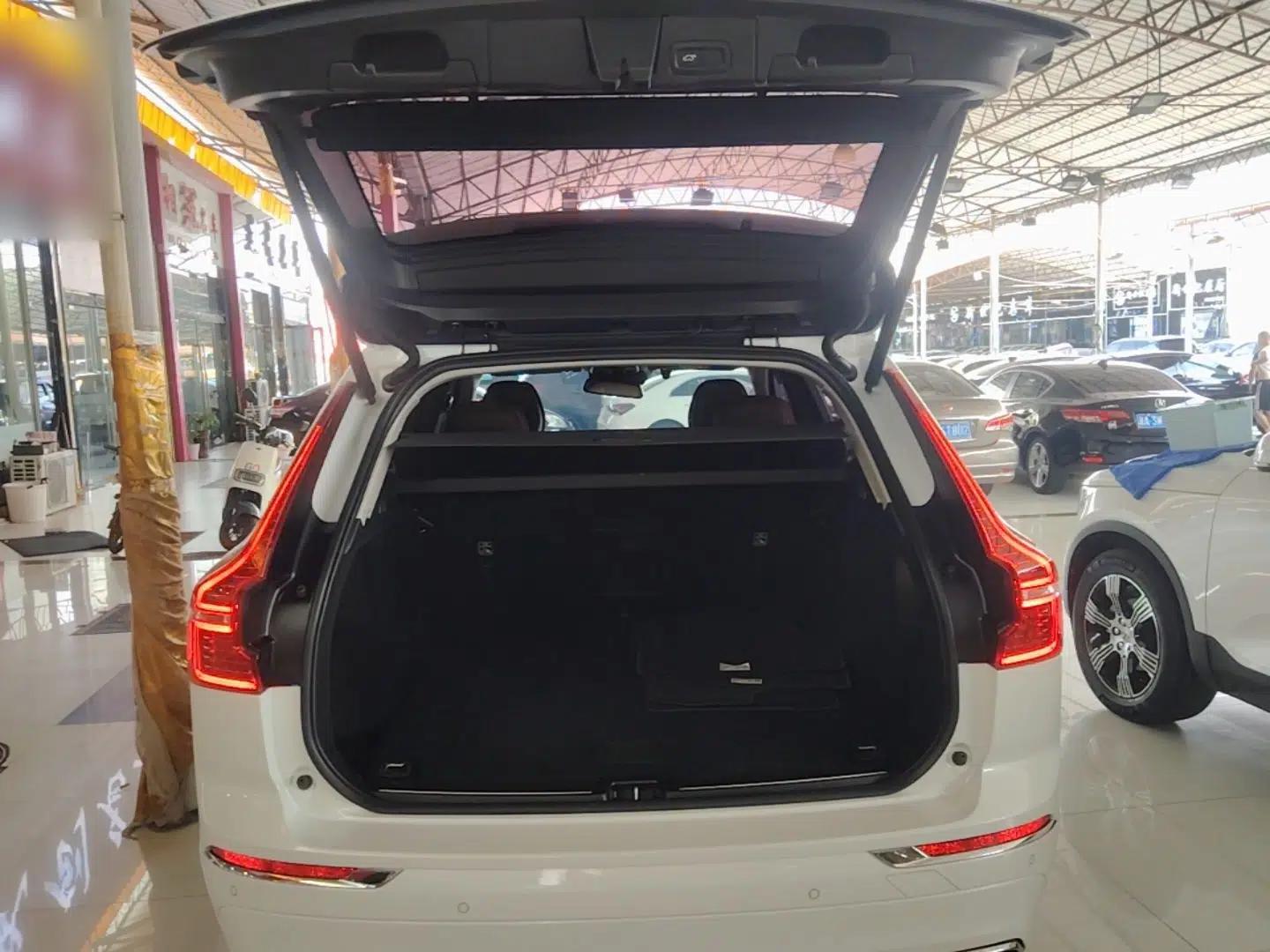 Volvo XC60 2020 T5 4x4 Zhiyi Luxury Edition — миниатюра 27
