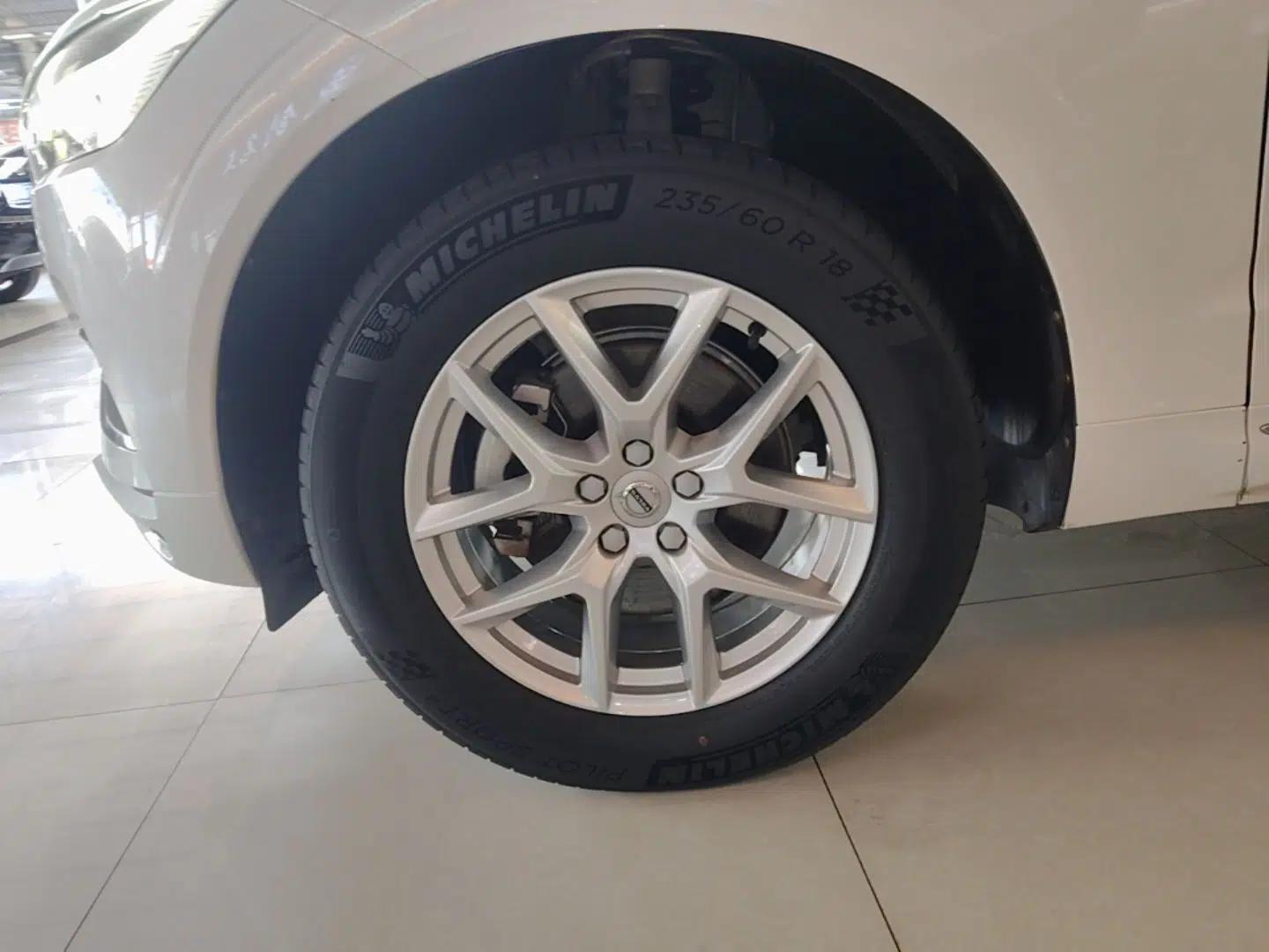 Volvo XC60 2020 T5 4x4 Zhiyi Luxury Edition — миниатюра 10