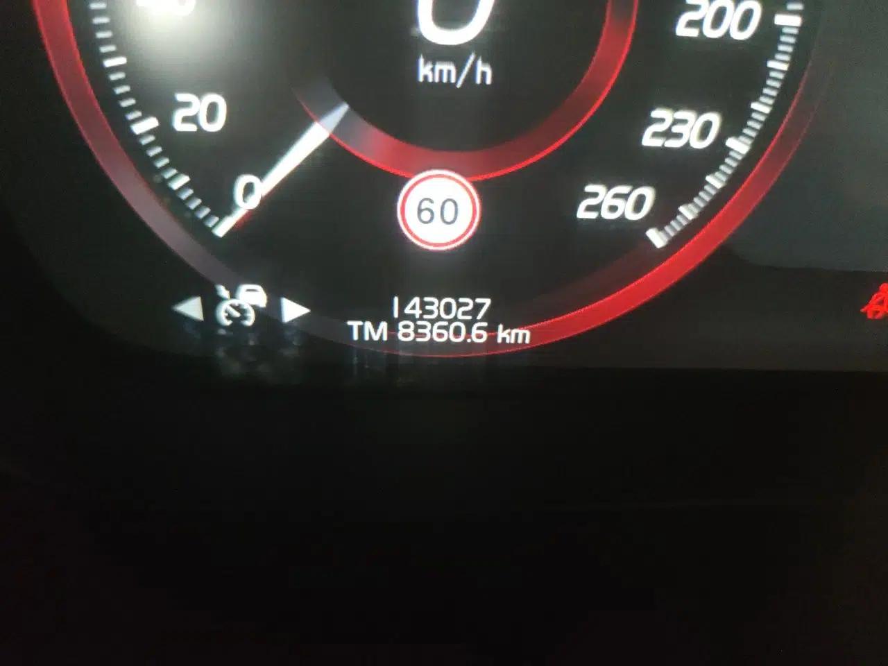 Volvo XC60 2020 T5 4x4 Smart Luxury Edition — миниатюра 12