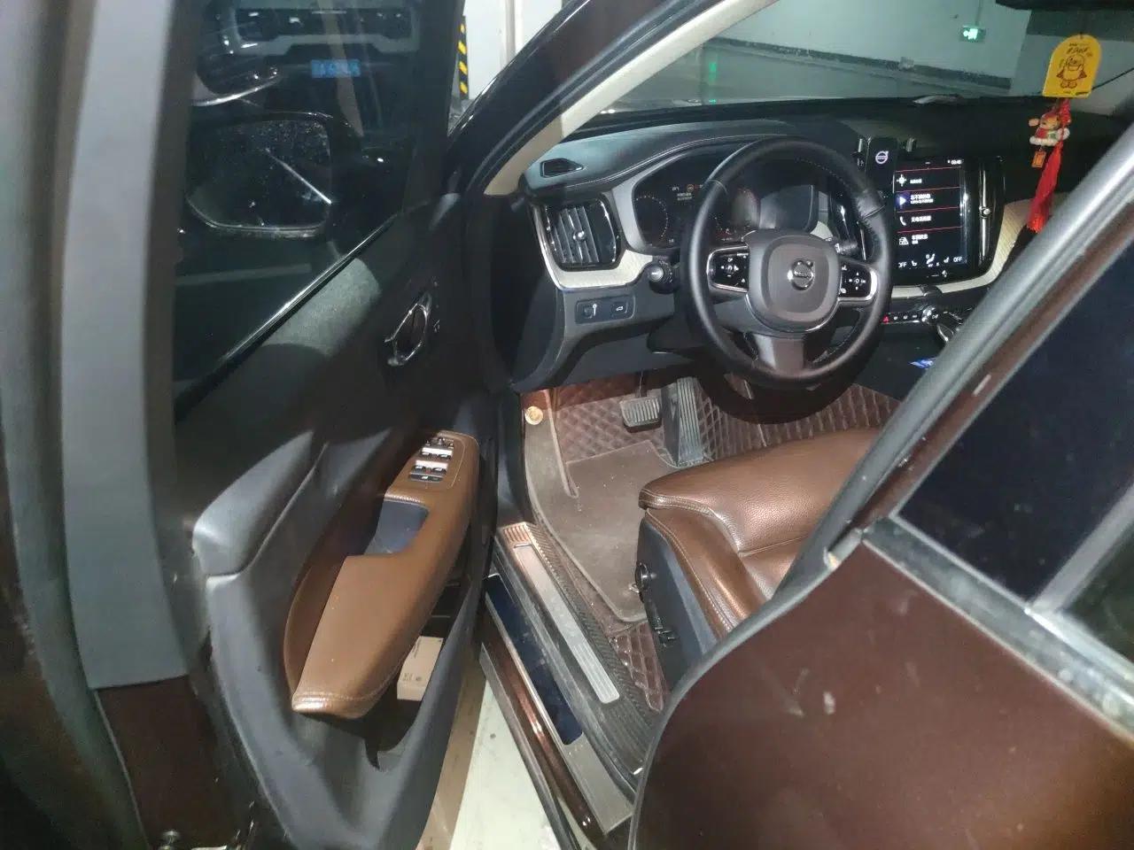 Volvo XC60 2020 T5 4x4 Smart Luxury Edition — миниатюра 16