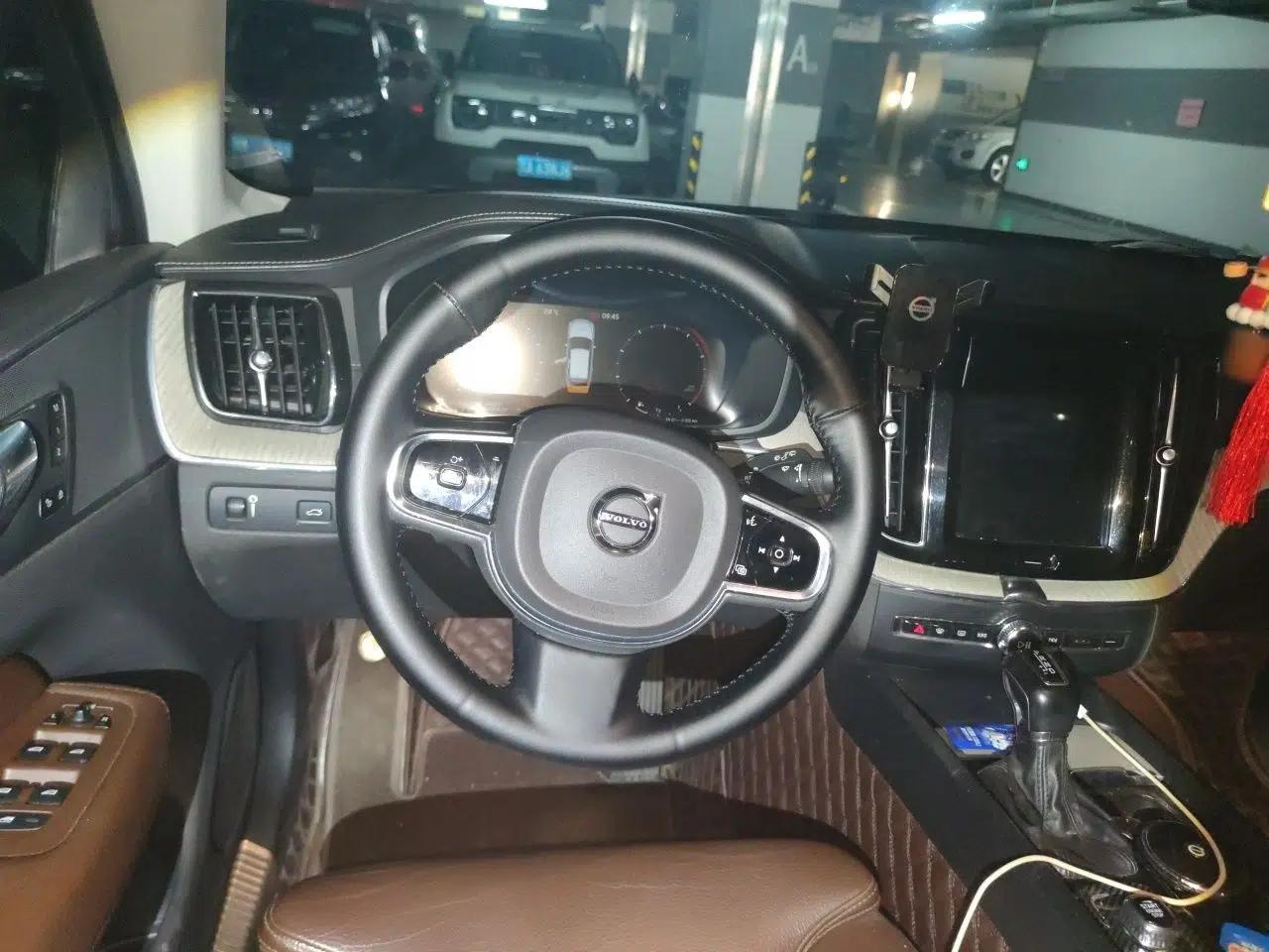 Volvo XC60 2020 T5 4x4 Smart Luxury Edition — миниатюра 10