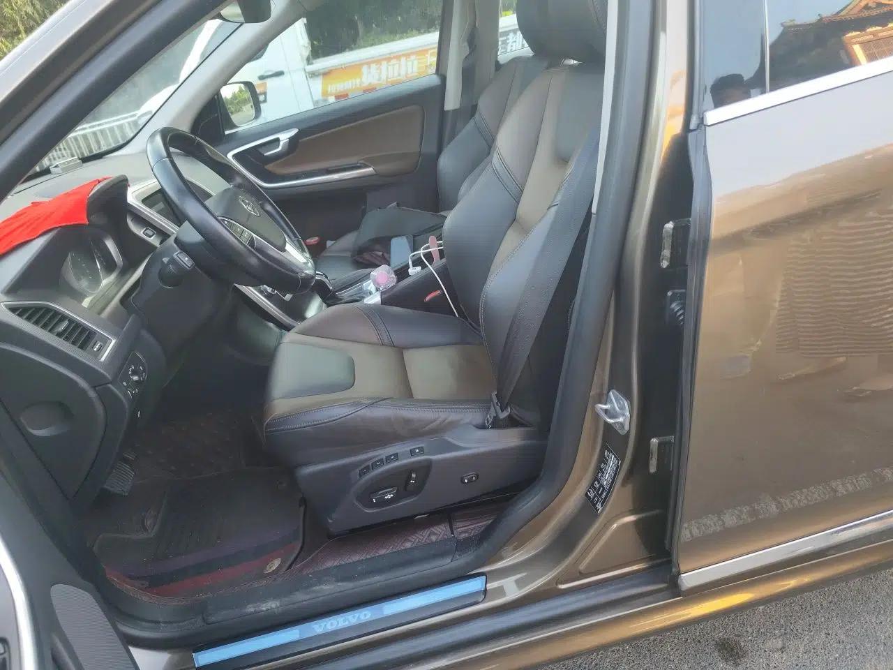 Volvo XC60 2015 T5 AWD Zhiyuan Edition — миниатюра 15