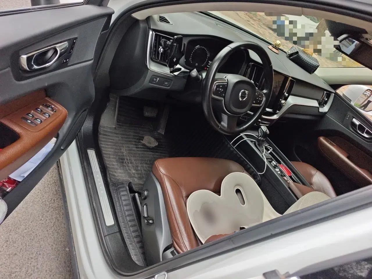 Volvo XC60 2019 T5 4x4 Smart Edition China V Standard — миниатюра 16