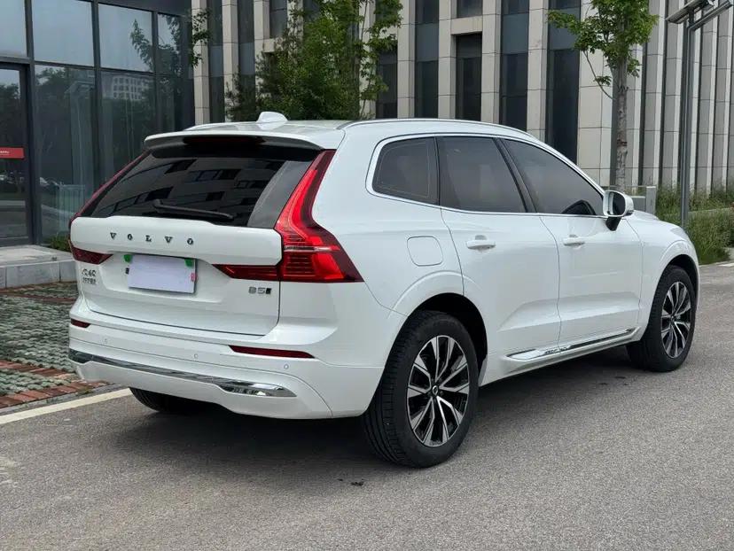 Volvo XC60 2023 B5 4x4 Smart Luxury Edition — миниатюра 12