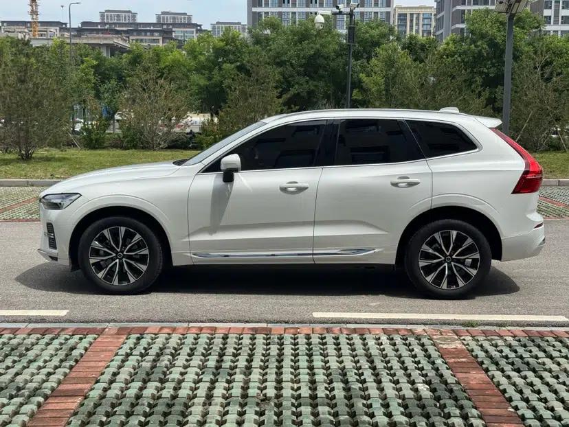 Volvo XC60 2023 B5 4x4 Smart Luxury Edition — миниатюра 16